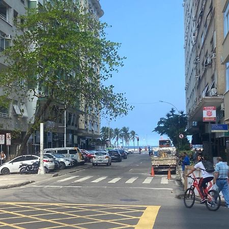 Studio Completo Na Praia De Copacabana Com Ar, Wifi, Netflix, Ate 4 Pessoas, Fundos Claro E Silencioso, Pauloangerami Pj135 Rio de Janeiro Exterior foto